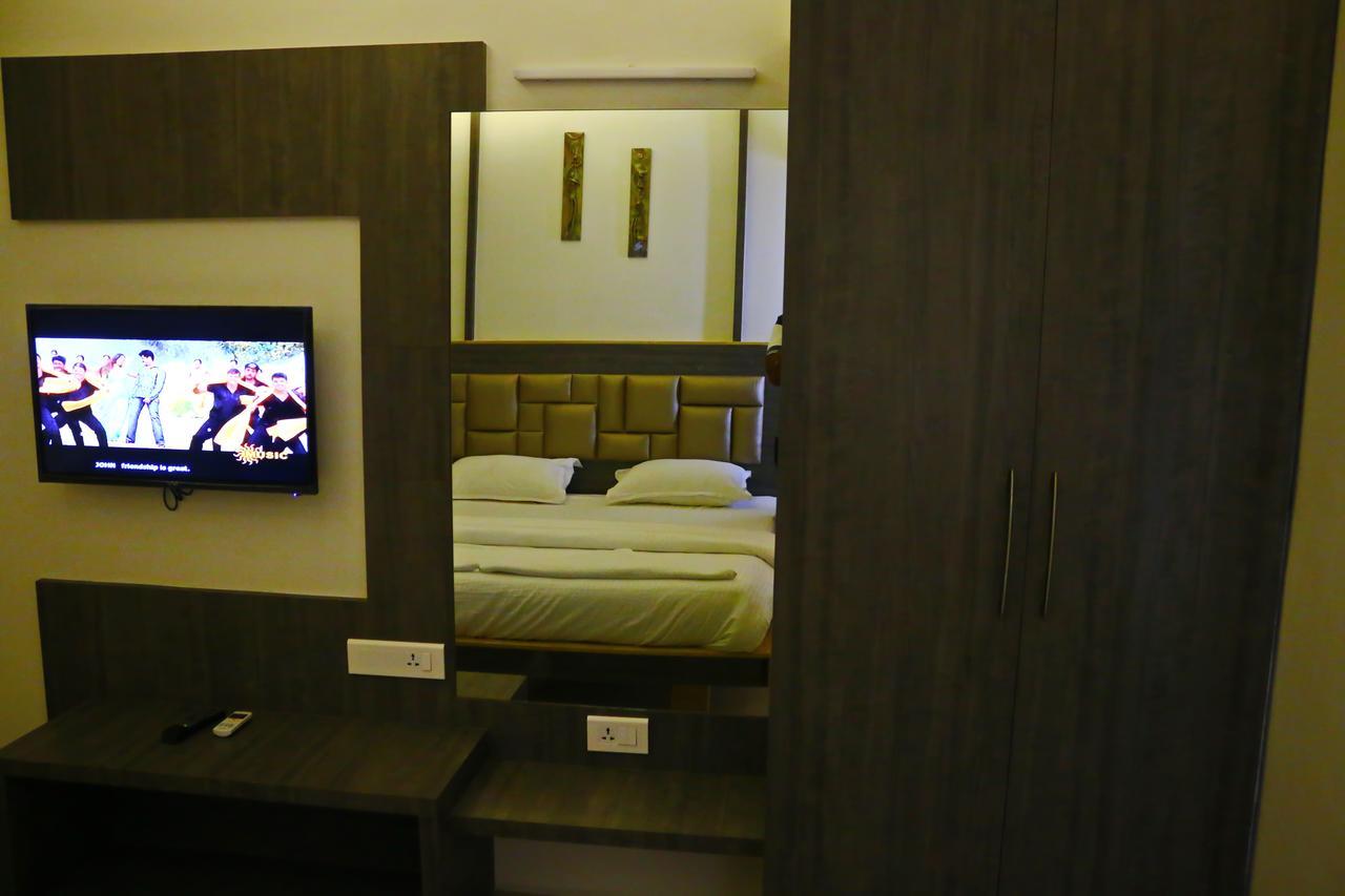 Hotel Sivaranjani Erode Bagian luar foto