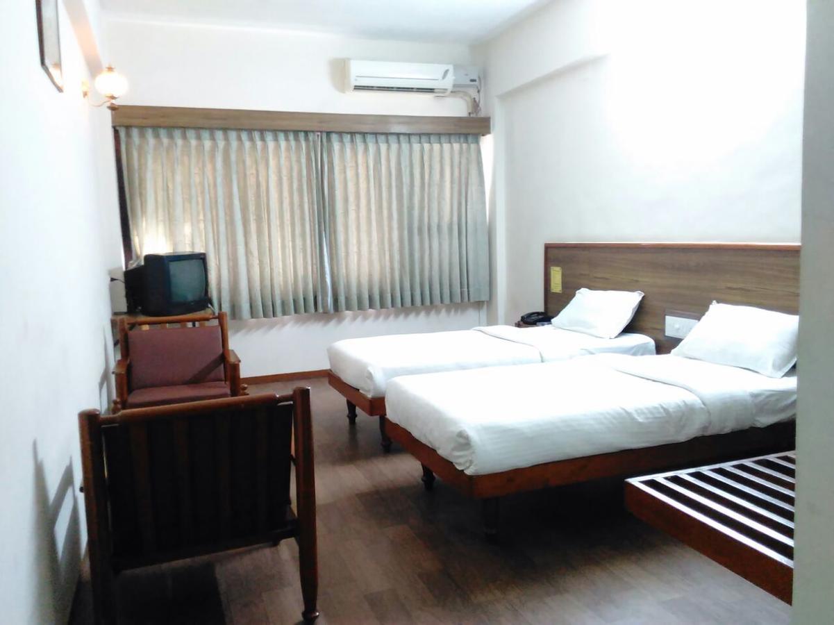 Hotel Sivaranjani Erode Bagian luar foto