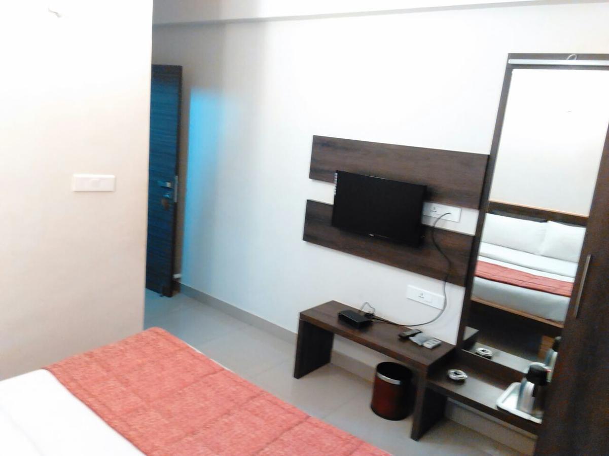 Hotel Sivaranjani Erode Bagian luar foto