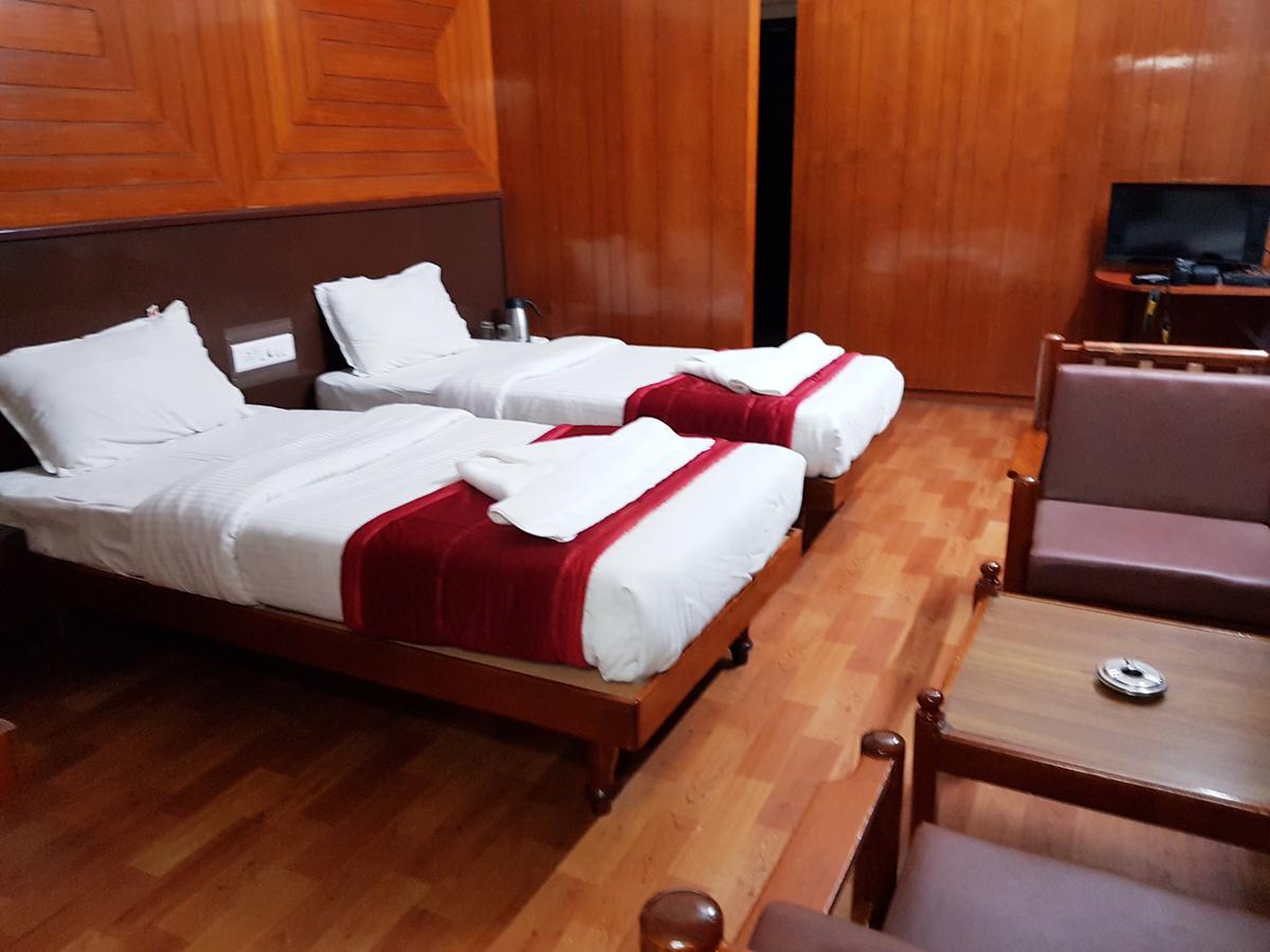 Hotel Sivaranjani Erode Bagian luar foto
