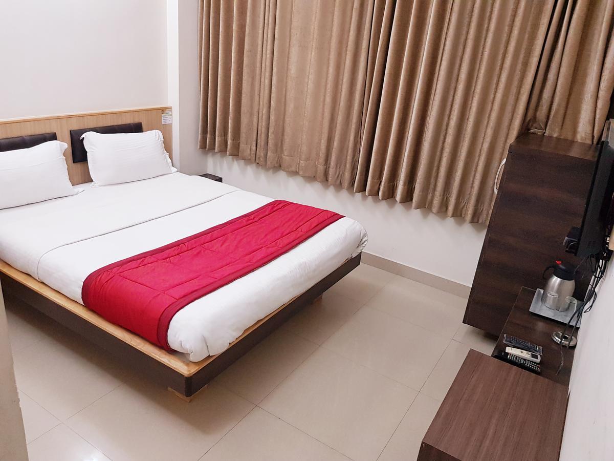 Hotel Sivaranjani Erode Bagian luar foto